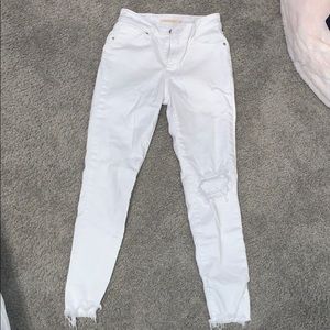 White Levi’s High Rise Skinny Jeans